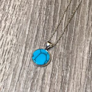 Turquoise Stone w/Silver Setting & 18 Inch Chain